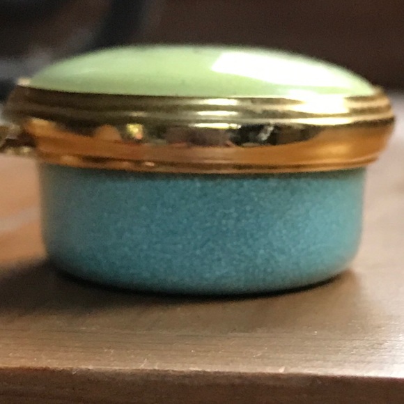 💕SOLD💕Halcyon Days Andy Warhol “two cherubs” enamel box - Picture 8 of 8